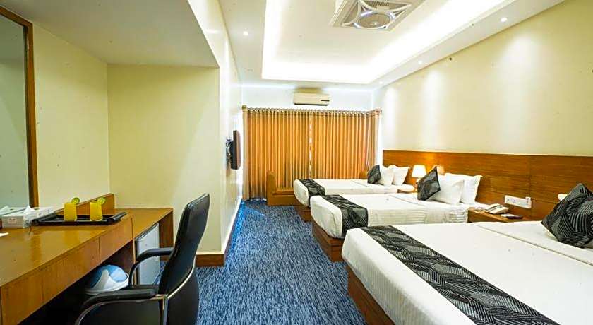 Richmond Hotel And Suites