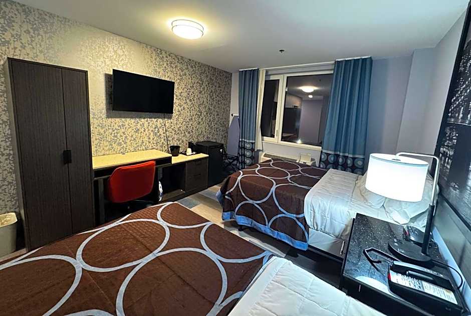 Super 8 by Wyndham Brooklyn Fulton Street