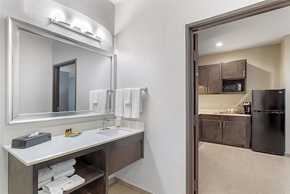 Best Western Plus Waller Hotel