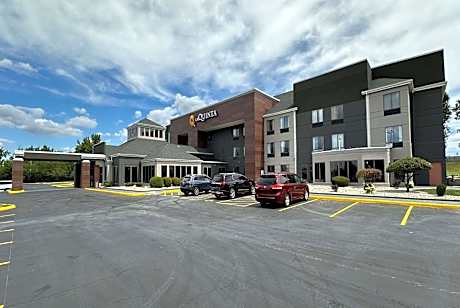 La Quinta Inn & Suites by Wyndham South Holland