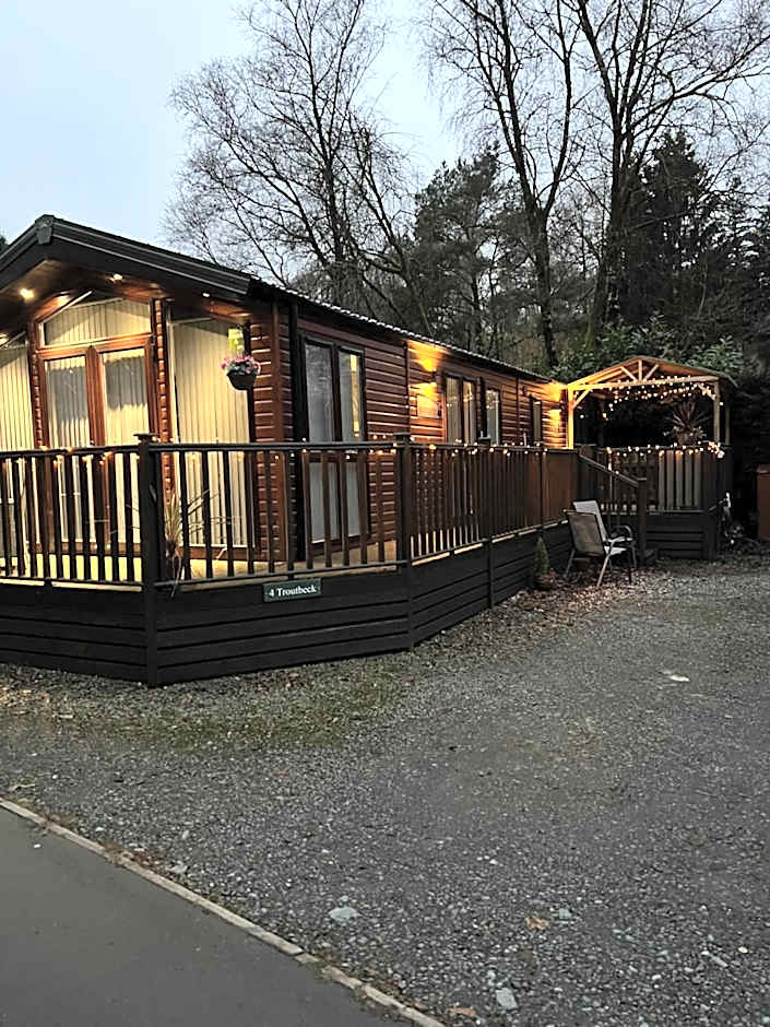 Troutbeck Hot Tub Lodge 4