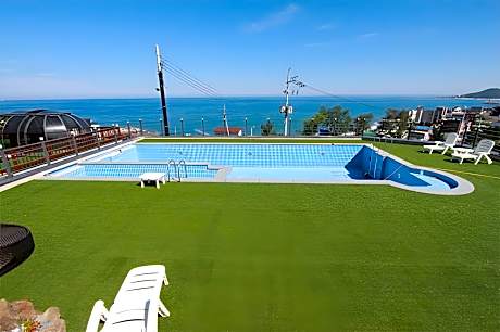 Ilchul-dong Blue Road Town Pension