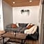 Golden Cabin - Hot Tub - Games Barn - Theatre