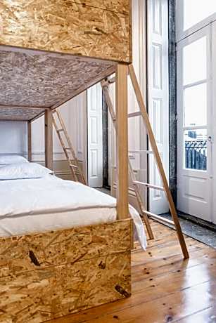 Mixed Dormitory Room