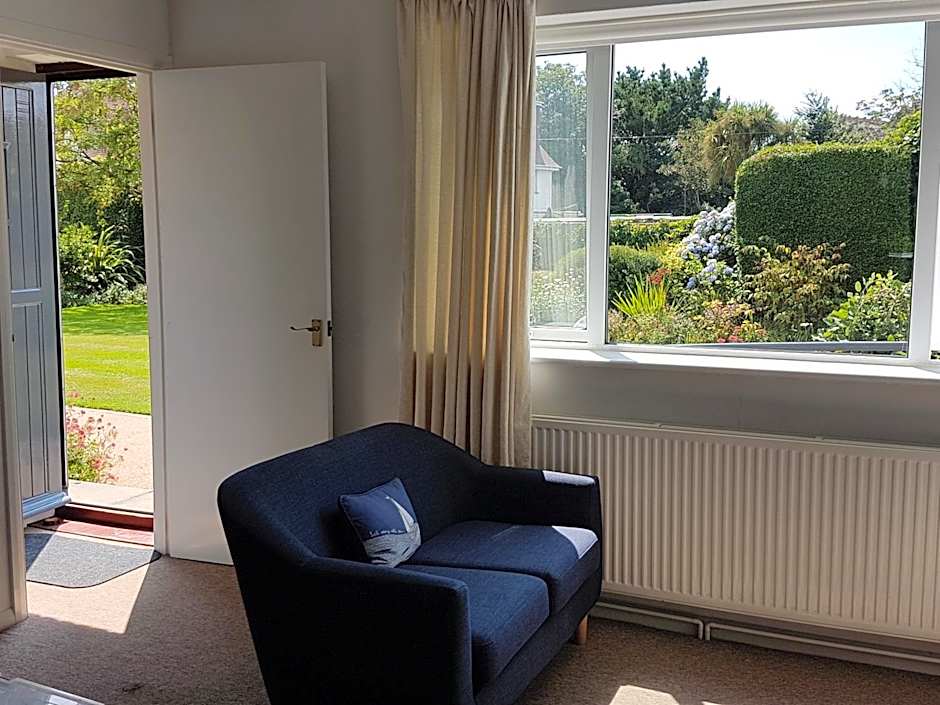 The Coast Yard B & B and Garden Chalets