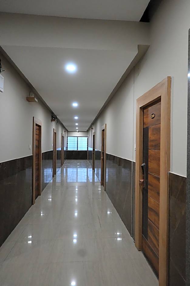 iROOMZ Hotel Vishwa Lodging