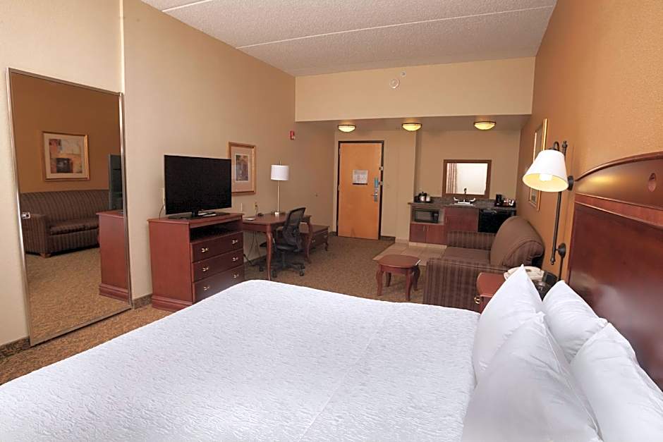 Photo 1 of 8 of Studio 1 King Bed, Mobility Accessible, Roll in Shower