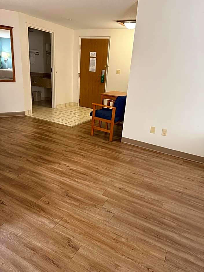 Quality Inn & Suites Black River Falls I-94