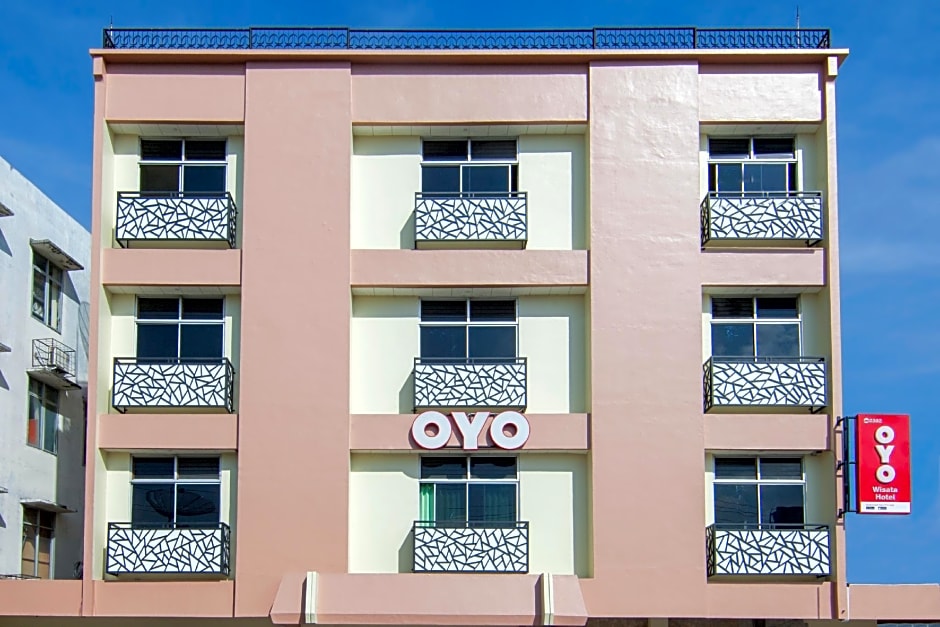 OYO 2382 Wisata Hotel