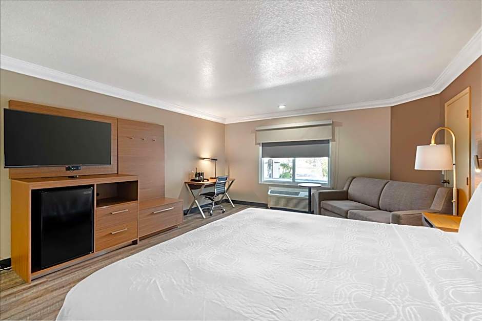 Best Western Plus Newport Mesa Inn
