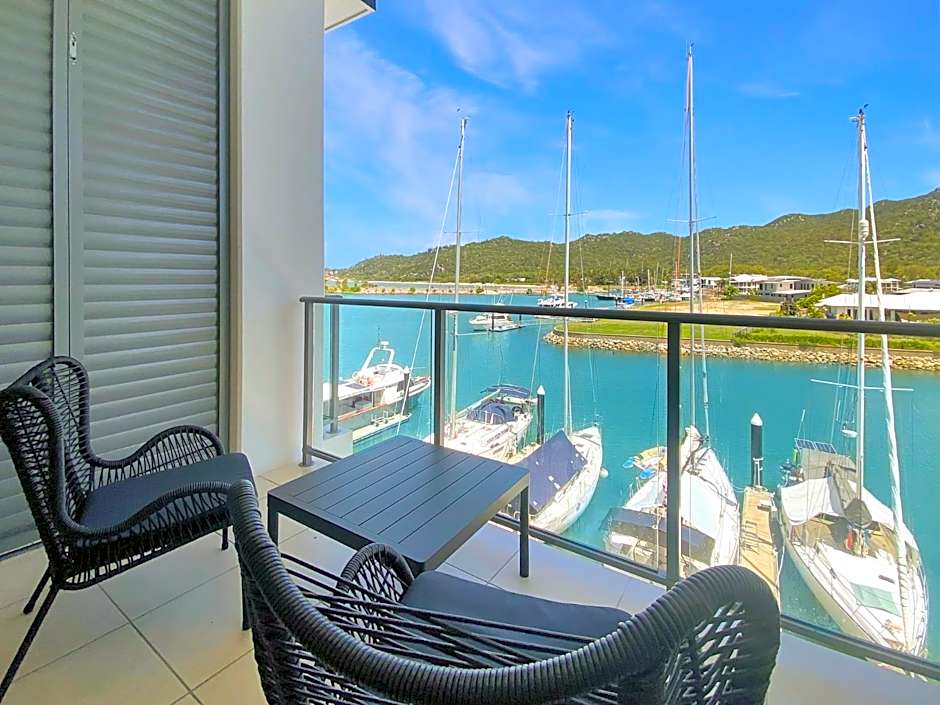 Blue on Blue Studio Room 1352