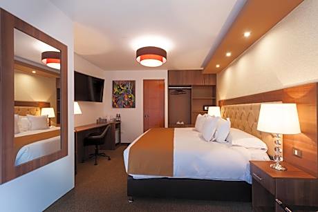 Deluxe Suite