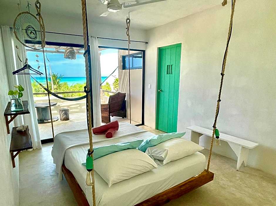 LunArena Barefoot Hotel