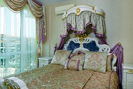 Deluxe Apartment (2 Adults)