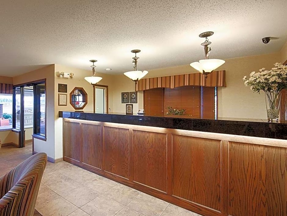 Quality Inn & Suites Detroit Lakes