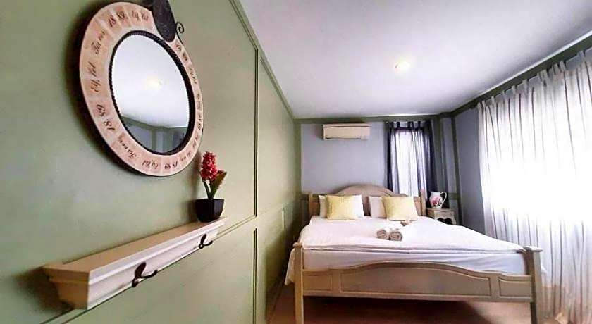The Royal Chiangkhan Boutique Hotel