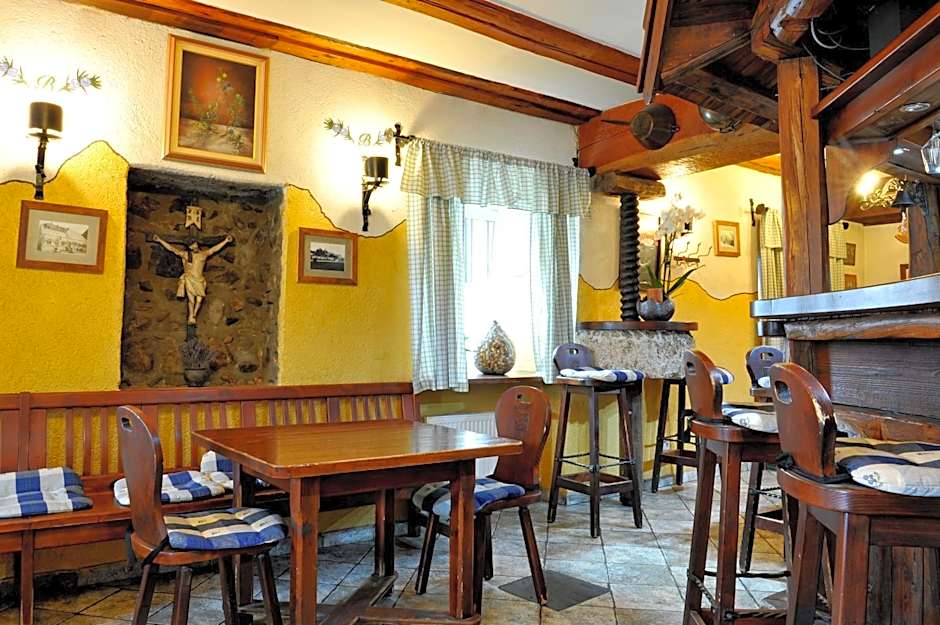 Gostilna in Prenočišča Brančurnik