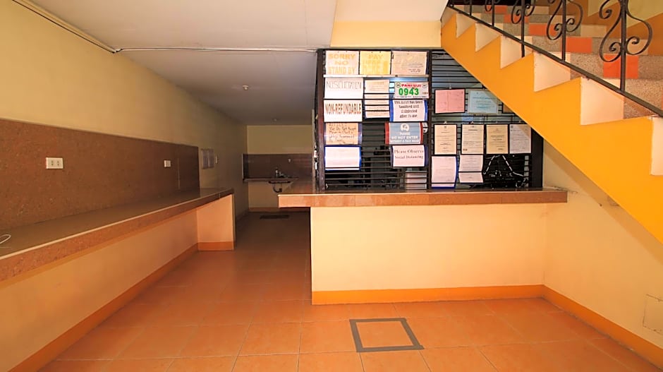 Golden Success Hotel I by RedDoorz