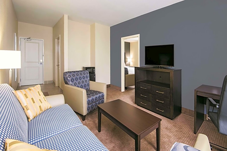 La Quinta Inn & Suites by Wyndham Karnes City