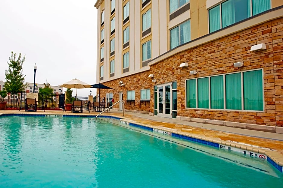 Holiday Inn Express & Suites Columbus at Northlake, an IHG Hotel