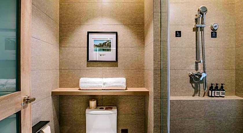 Atour Hotel (Yiwu International Trade City)