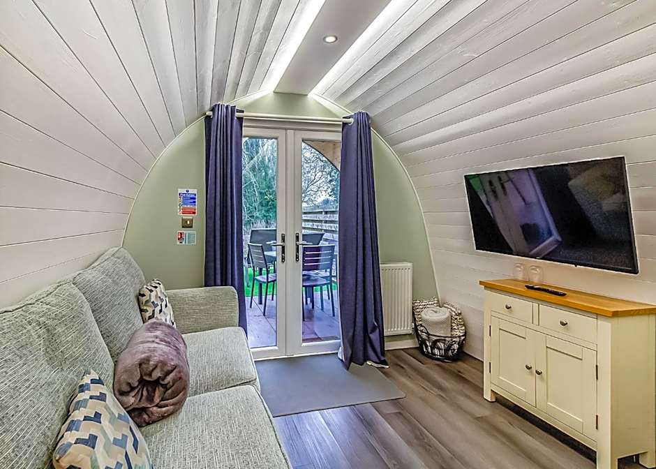 Peacock Lake Glamping