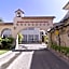 Crown Regency Suites Mactan