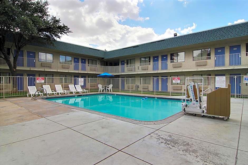 Motel 6-Fort Stockton, TX