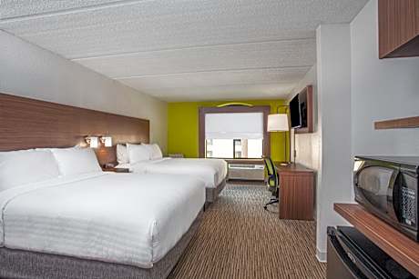 2 Queen Beds Standard