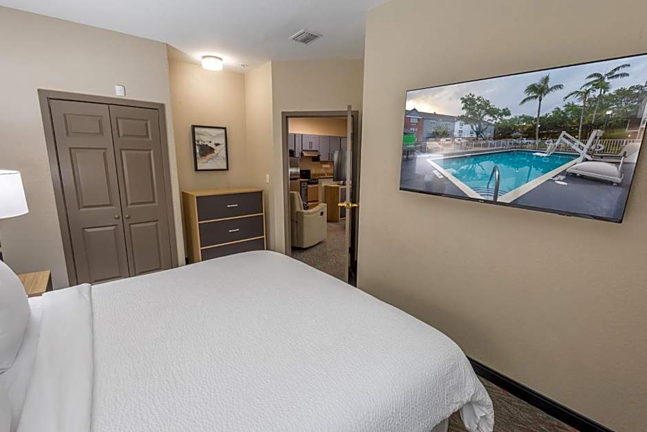 Candlewood Suites Miami Lakes By IHG
