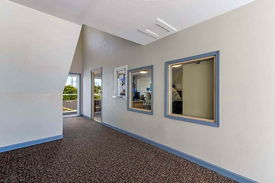 Econo Lodge Cherry Point