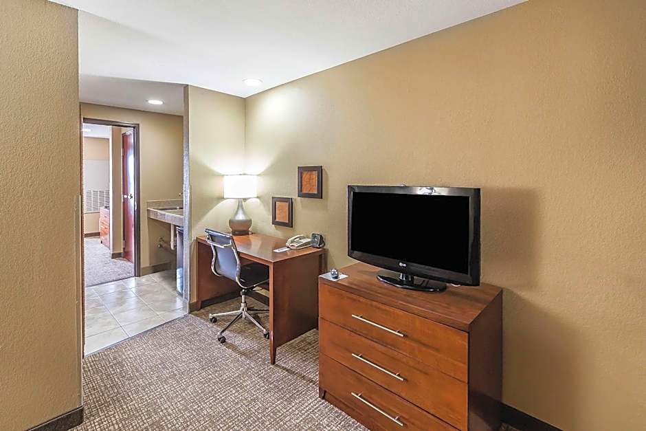 Comfort Suites Yukon - SW Oklahoma City