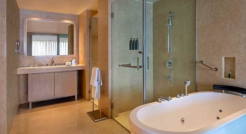 Courtyard by Marriott Mumbai International Airport