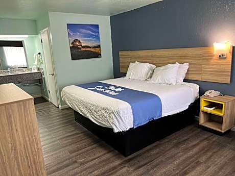 King Room - Non-Smoking