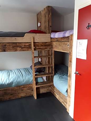 Bed in 8-Bed Mixed Dormitory Room - Room 2