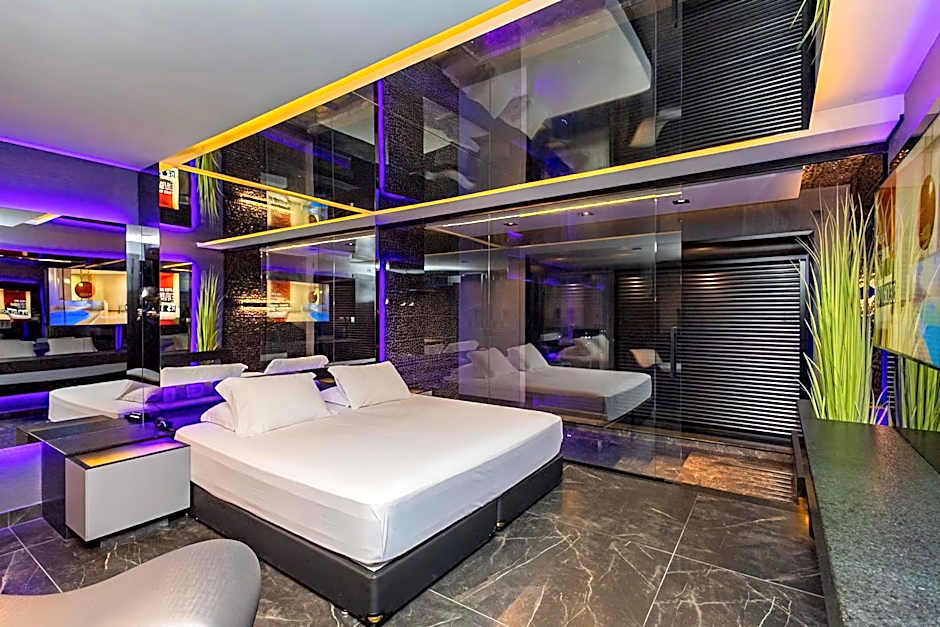 Poeme Motel by Drops