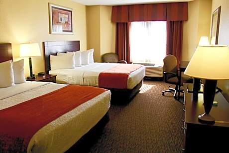 Queen Room with Two Queen Beds and Roll-In Shower - Mobility Accessible