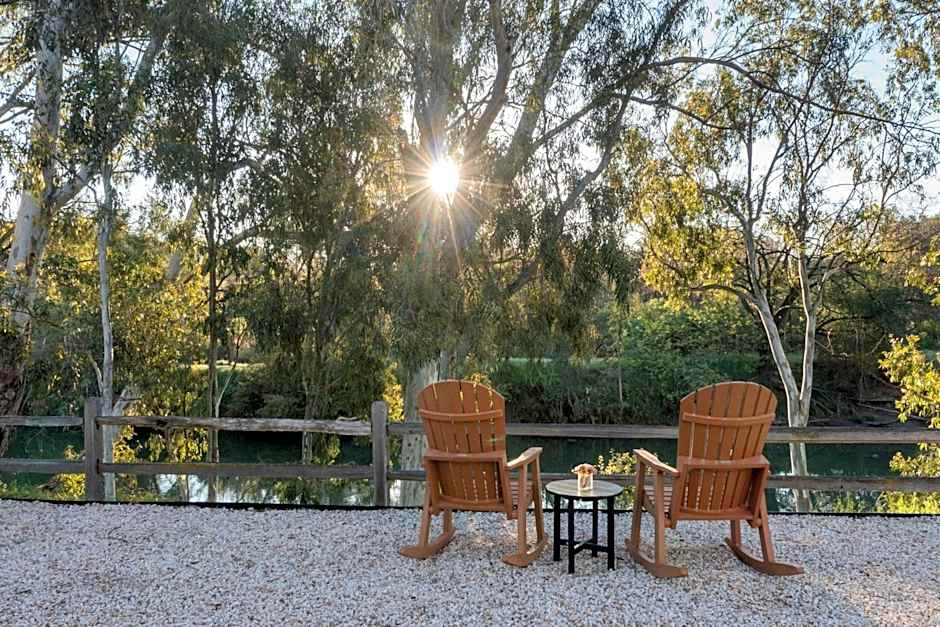 River Terrace Inn