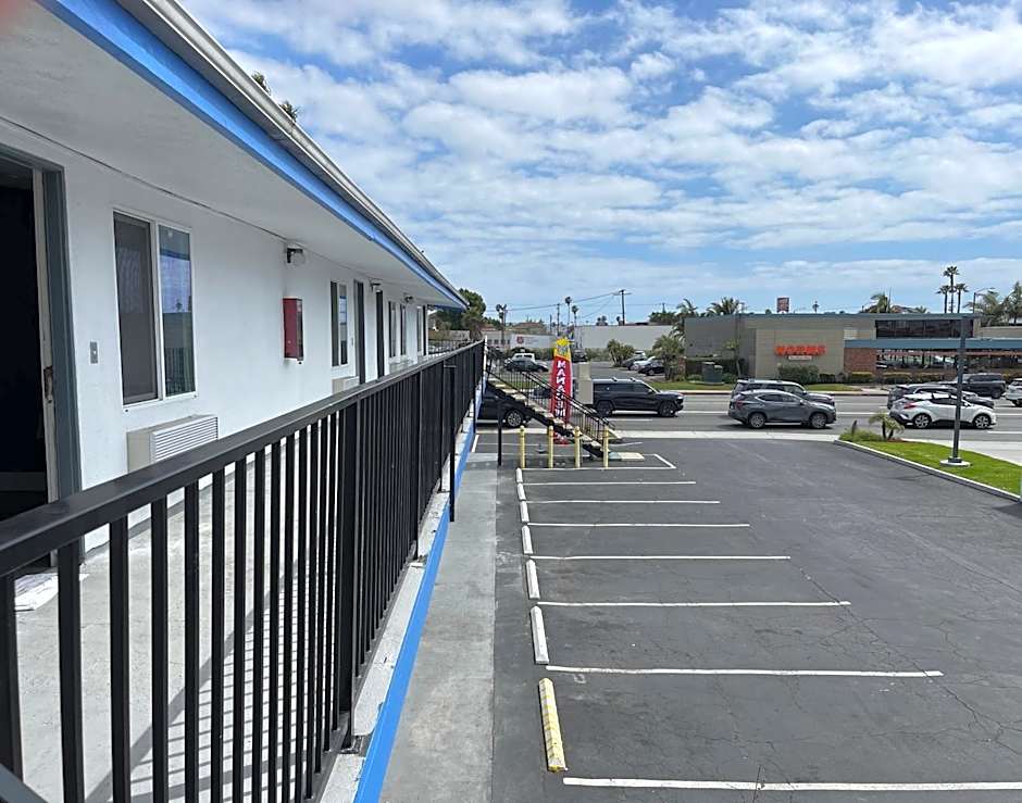 Sunny Sands Inn