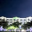 Holiday Inn Express and Suites Fort Lauderdale Airport West