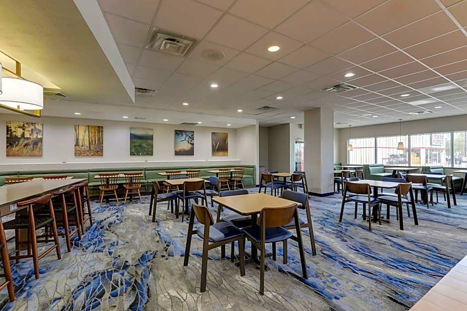 Fairfield Inn & Suites by Marriott Hutchinson