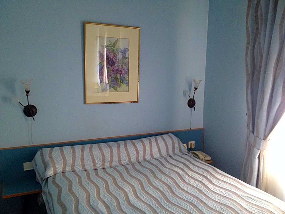 Hotel Paris Vesinet -ex Auberge des 3 Marches