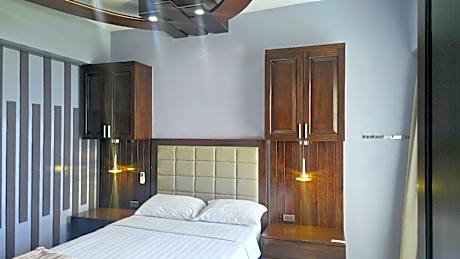Two-Bedroom Apartment with Sea View