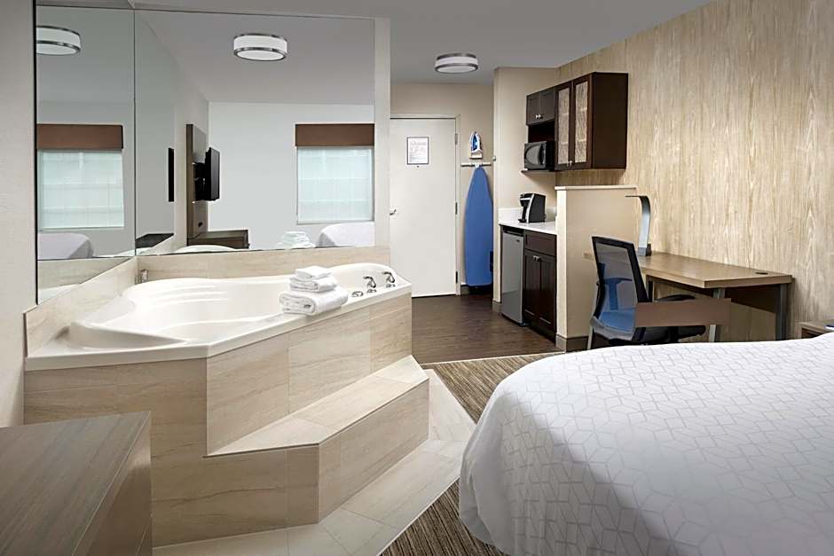 Holiday Inn Express & Suites Annapolis by IHG