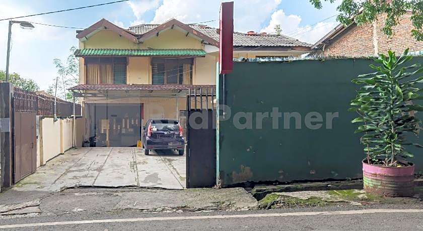 Wisma Alamanda near Terminal Cicaheum RedPartner