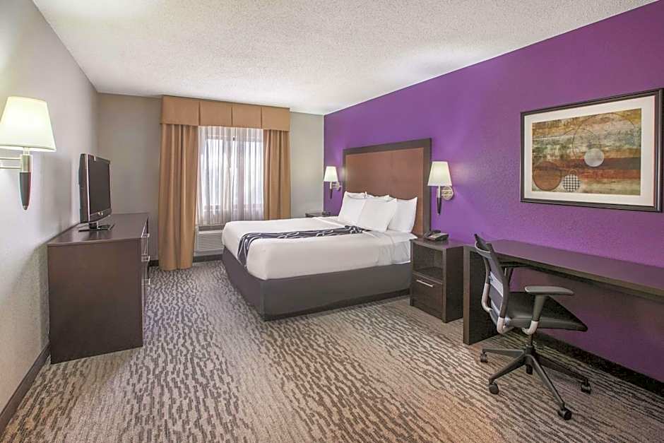 La Quinta Inn & Suites by Wyndham Erie