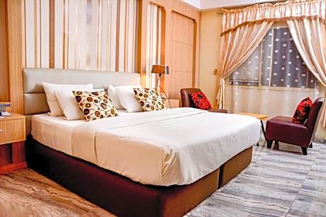 GolfView Suites & Conference Center