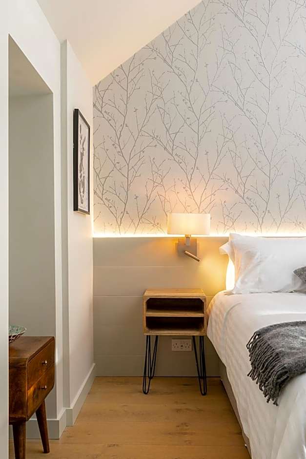 The Roost on Rock Road