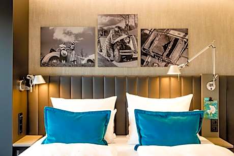 Room with Queen Size Bed