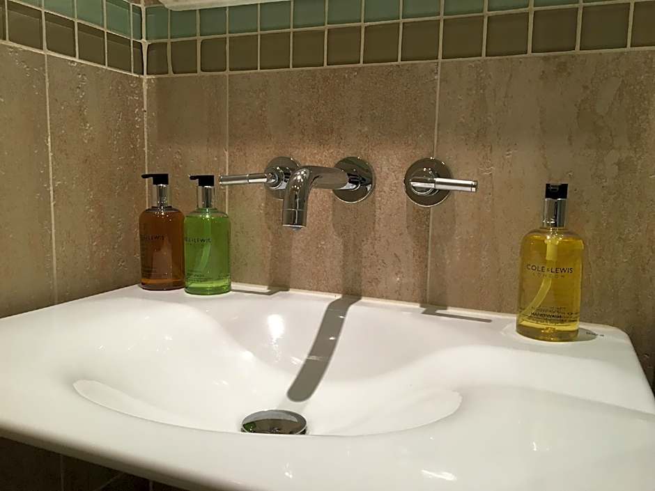 Ashbury Bed & Breakfast